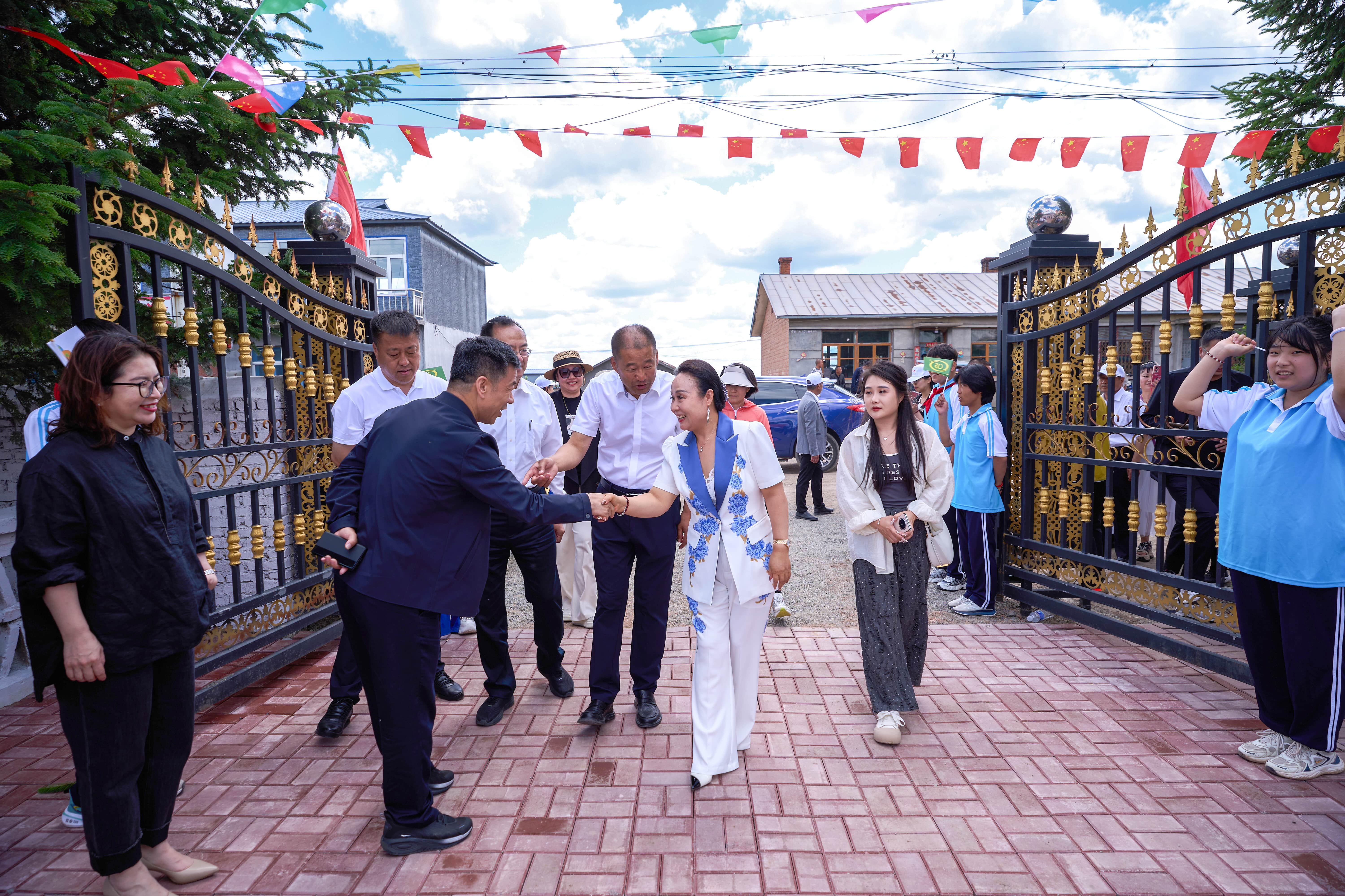 第254所 黑龙江巴彦县黑山镇民乐村爱游戏·体育-爱游戏(中国)
侯玉霞学校